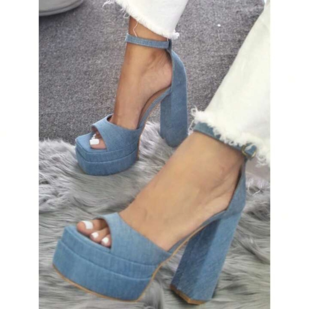 NWT Forever 21 Denim Blue platform heels Size 9
